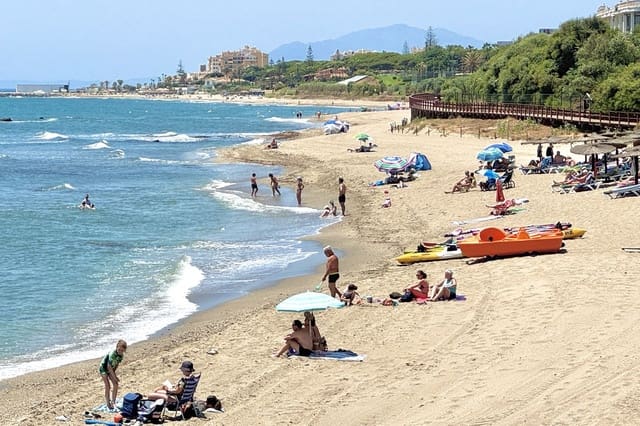 Apartamento de 2 habitaciones en Calahonda, Mijas en venta con piscina - 695.000 € (Ref: 10010077)