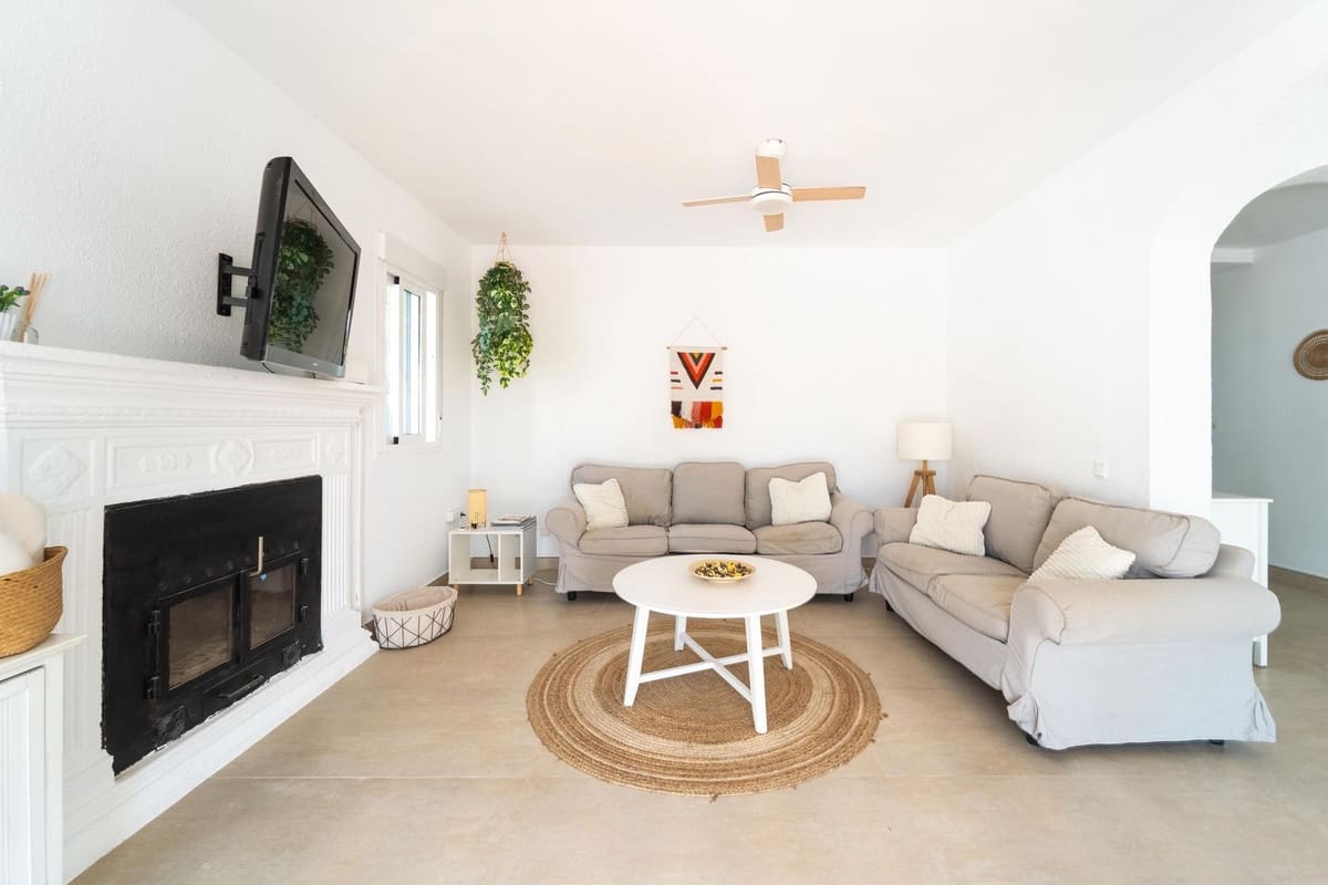Chalet de 3 habitaciones en Calahonda en venta con piscina garaje - 1.150.000 € (Ref: 10010078)