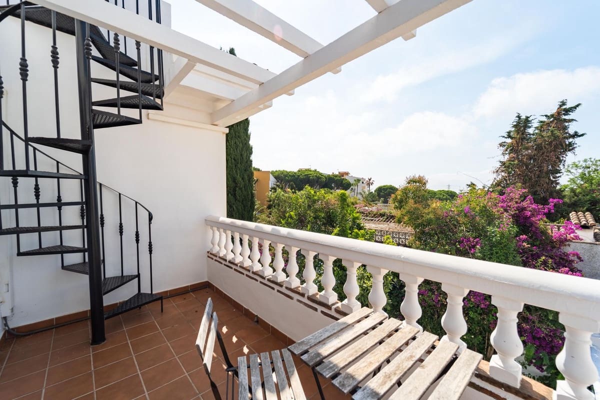 Chalet de 3 habitaciones en Calahonda en venta con piscina garaje - 1.150.000 € (Ref: 10010078)