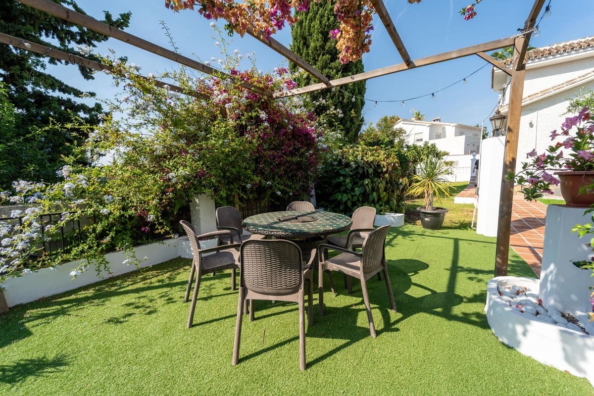 Chalet de 3 habitaciones en Calahonda en venta con piscina garaje - 1.150.000 € (Ref: 10010078)