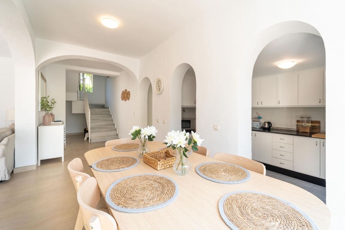 Chalet de 3 habitaciones en Calahonda en venta con piscina garaje - 1.150.000 € (Ref: 10010078)