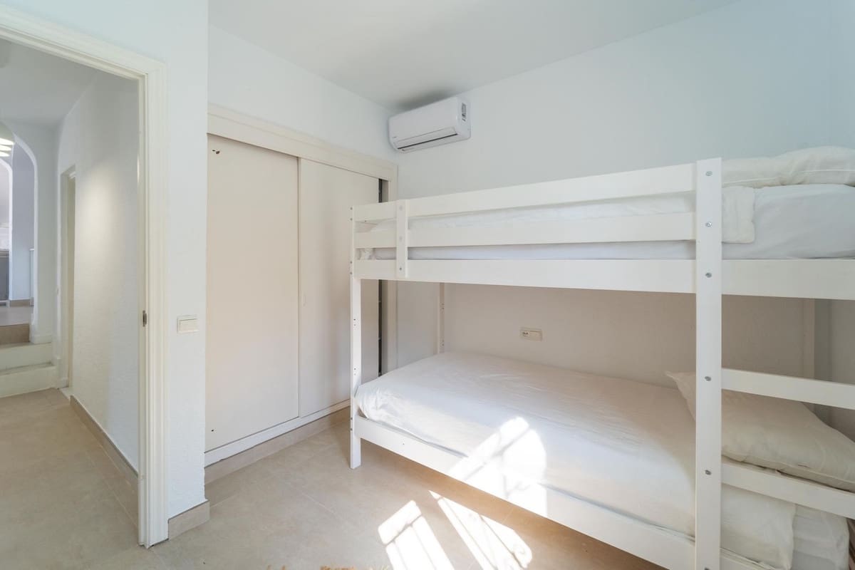 Chalet de 3 habitaciones en Calahonda en venta con piscina garaje - 1.150.000 € (Ref: 10010078)