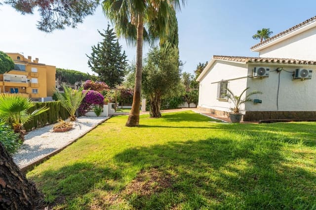 Chalet de 3 habitaciones en Calahonda, Mijas en venta con piscina garaje - 1.150.000 € (Ref: 10010078)