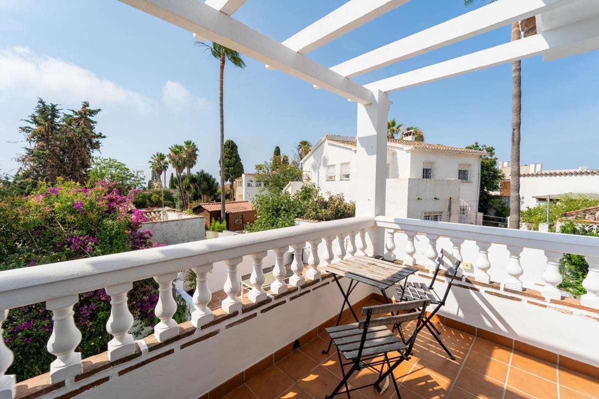 Chalet de 3 habitaciones en Calahonda en venta con piscina garaje - 1.150.000 € (Ref: 10010078)