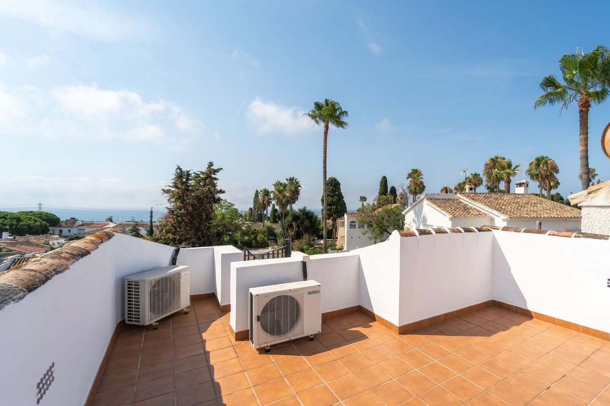 Chalet de 3 habitaciones en Calahonda en venta con piscina garaje - 1.150.000 € (Ref: 10010078)