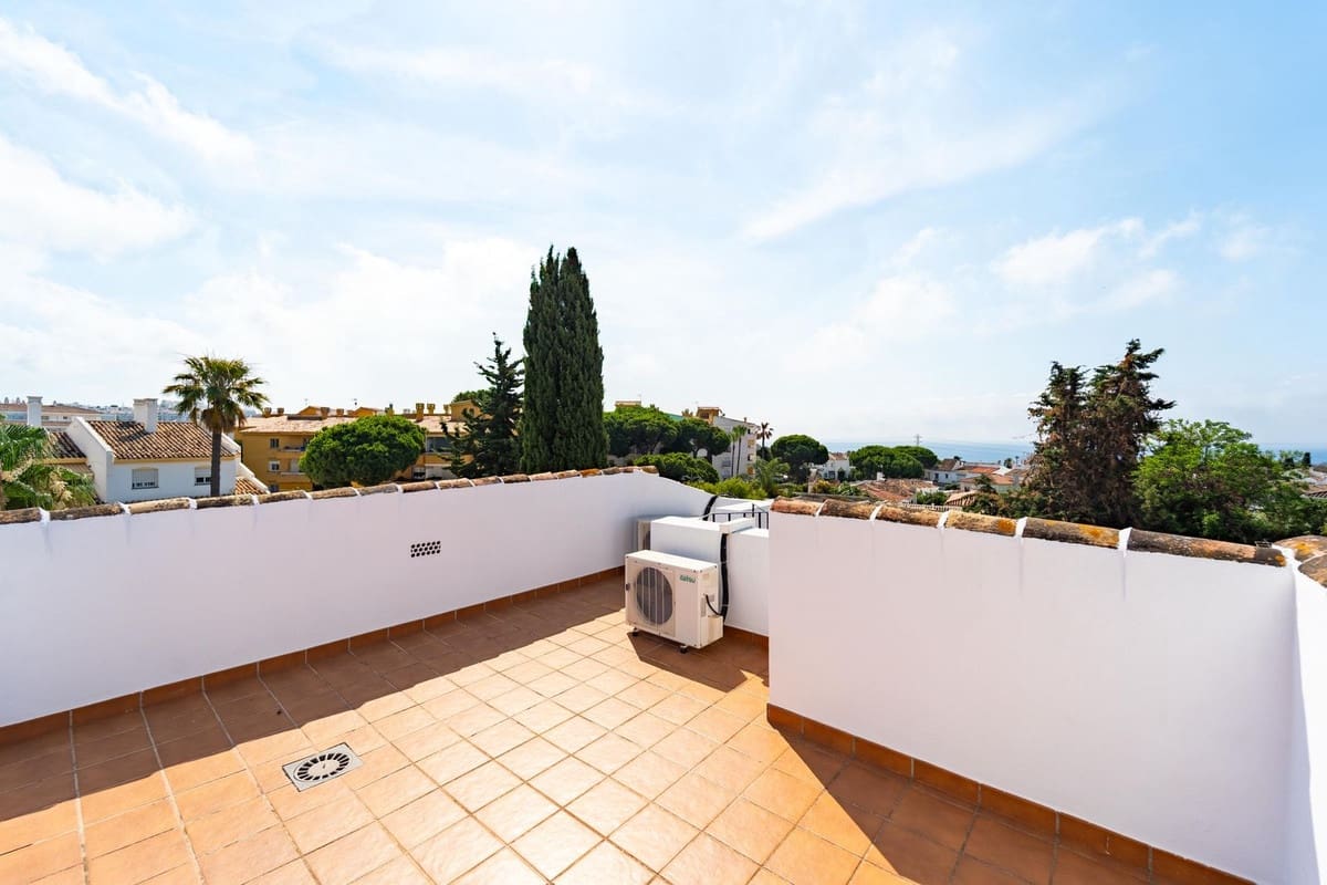 Chalet de 3 habitaciones en Calahonda en venta con piscina garaje - 1.150.000 € (Ref: 10010078)
