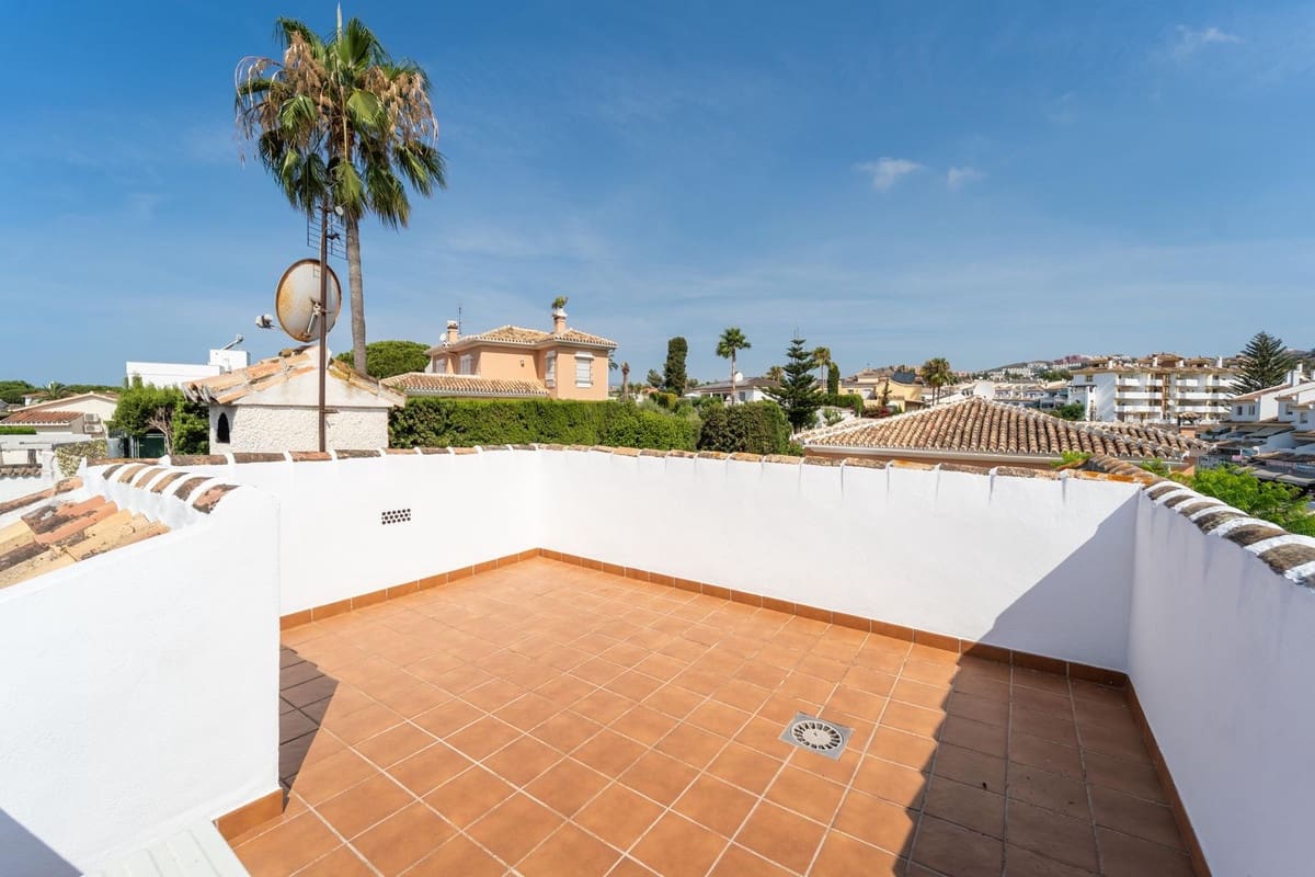 Chalet de 3 habitaciones en Calahonda en venta con piscina garaje - 1.150.000 € (Ref: 10010078)