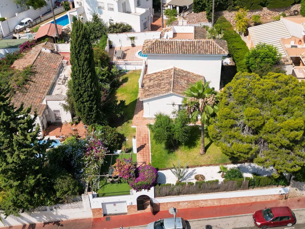 Chalet de 3 habitaciones en Calahonda en venta con piscina garaje - 1.150.000 € (Ref: 10010078)