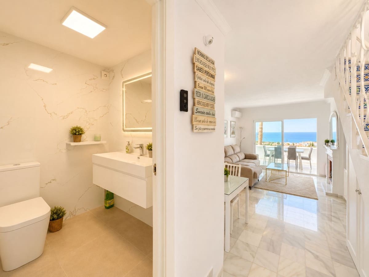 Apartamento de 3 habitaciones en Calahonda en venta con piscina - 850.000 € (Ref: 10010079)