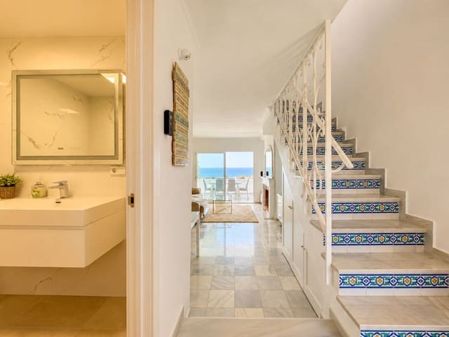 Apartamento de 3 habitaciones en Calahonda, Mijas en venta con piscina - 850.000 € (Ref: 10010079)
