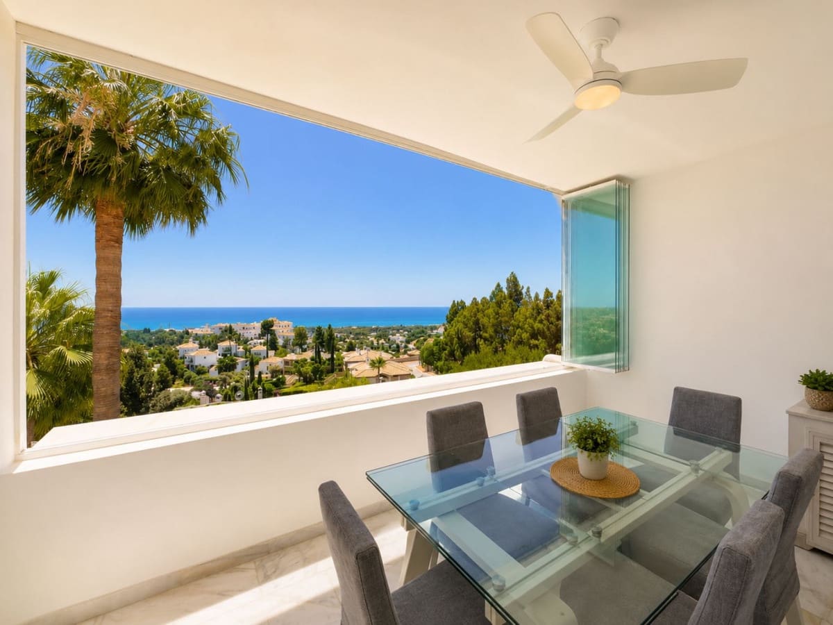 Apartamento de 3 habitaciones en Calahonda en venta con piscina - 850.000 € (Ref: 10010079)