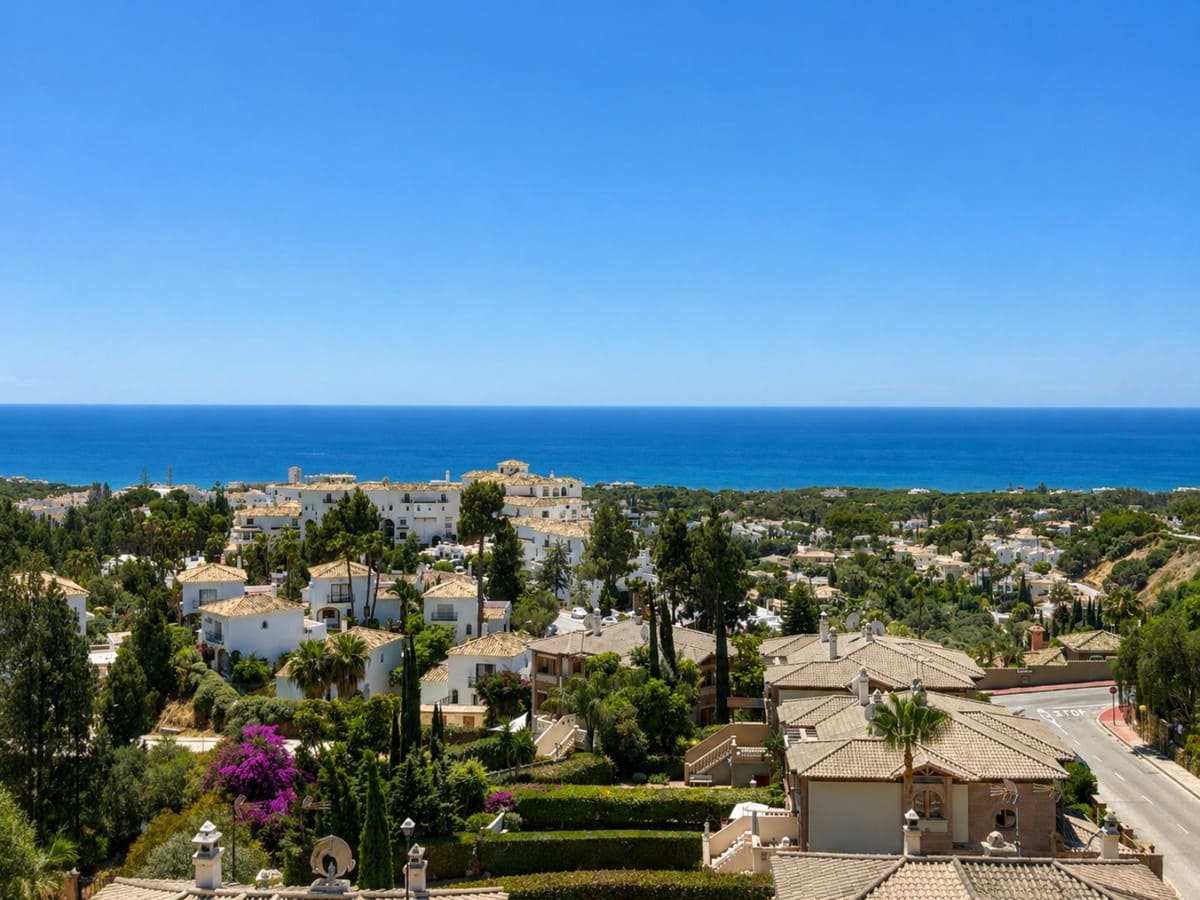 Apartamento de 3 habitaciones en Calahonda en venta con piscina - 850.000 € (Ref: 10010079)