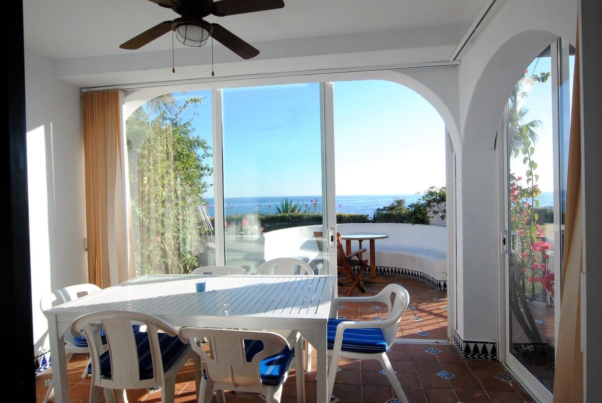 2 bedroom Bungalow for sale in Calahonda with pool - € 760,000 (Ref: 10010080)