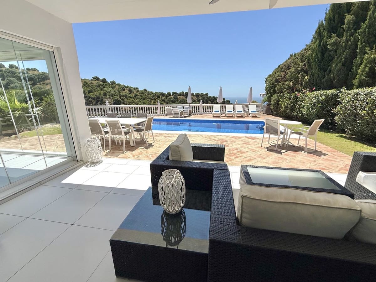 Chalet de 5 habitaciones en Calahonda en venta con piscina - 1.100.000 € (Ref: 10010081)