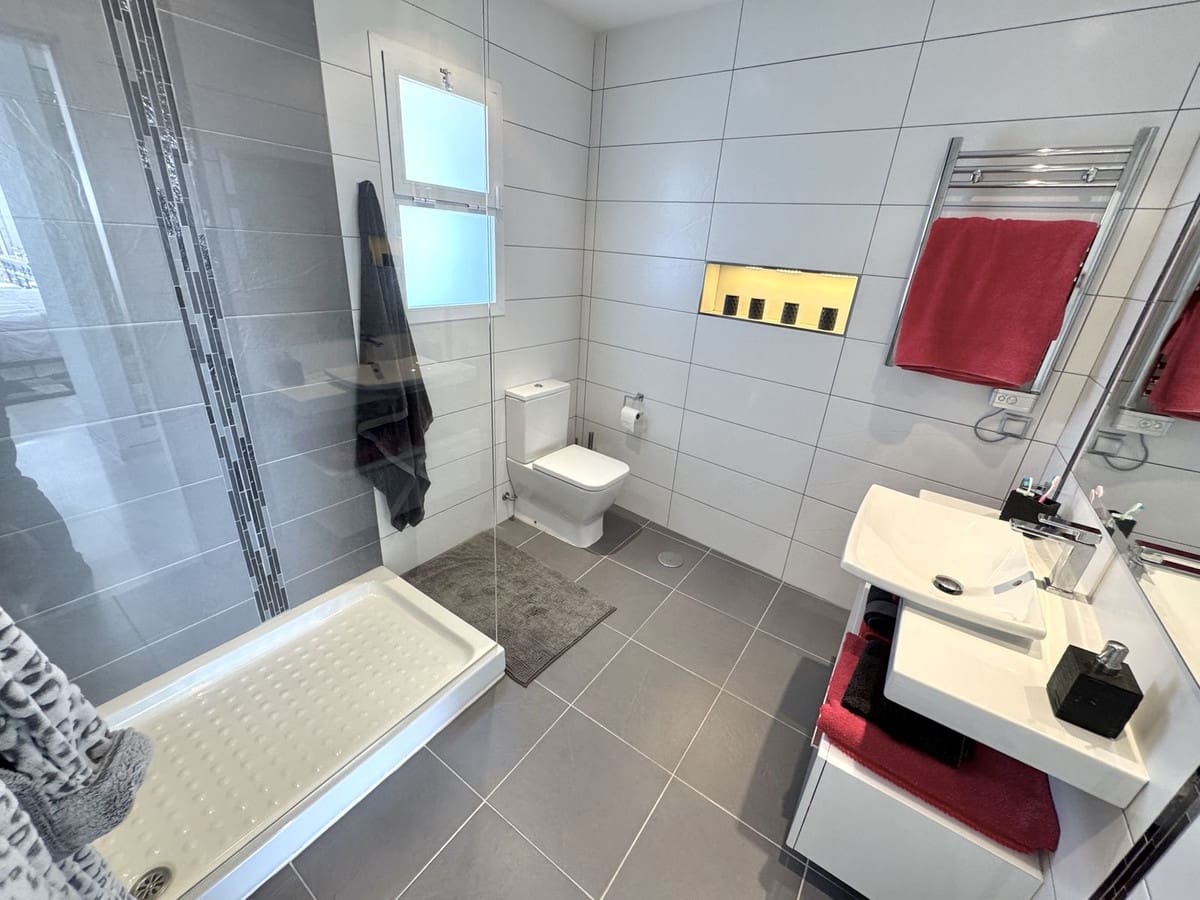 Chalet de 5 habitaciones en Calahonda en venta con piscina - 1.100.000 € (Ref: 10010081)