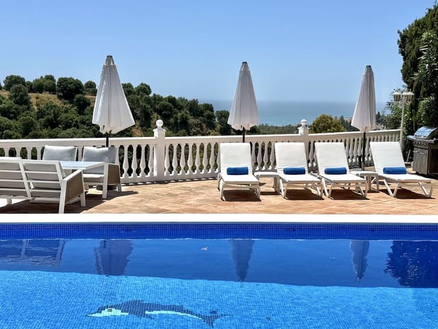 Chalet de 5 habitaciones en Calahonda, Mijas en venta con piscina - 1.100.000 € (Ref: 10010081)