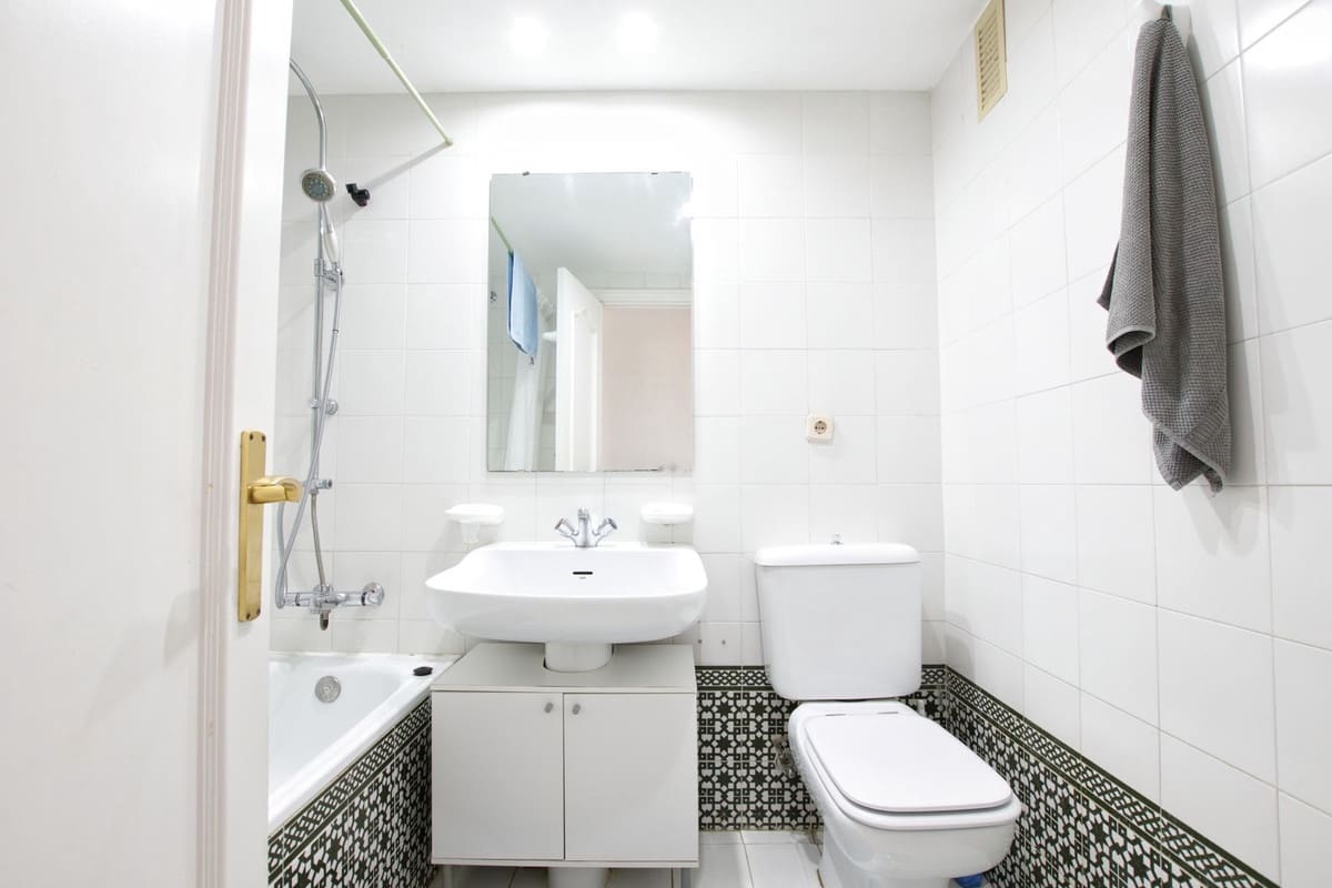 Apartamento de 2 habitaciones en Calahonda en venta con piscina - 585.000 € (Ref: 10010082)