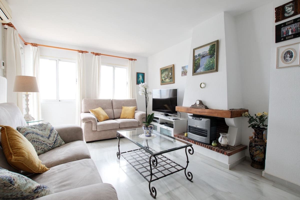 Apartamento de 2 habitaciones en Calahonda en venta con piscina - 585.000 € (Ref: 10010082)