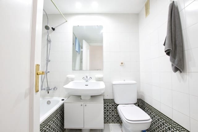 Apartamento de 2 habitaciones en Calahonda, Mijas en venta con piscina - 585.000 € (Ref: 10010082)