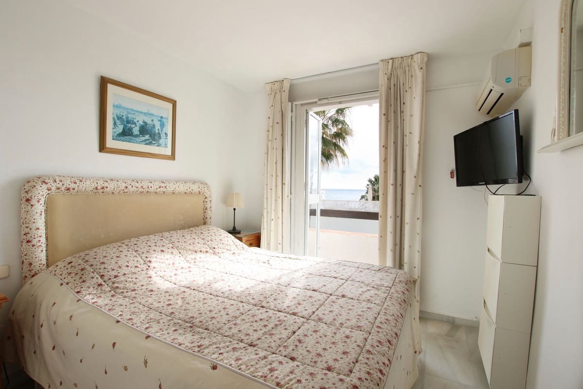 Apartamento de 2 habitaciones en Calahonda en venta con piscina - 585.000 € (Ref: 10010082)