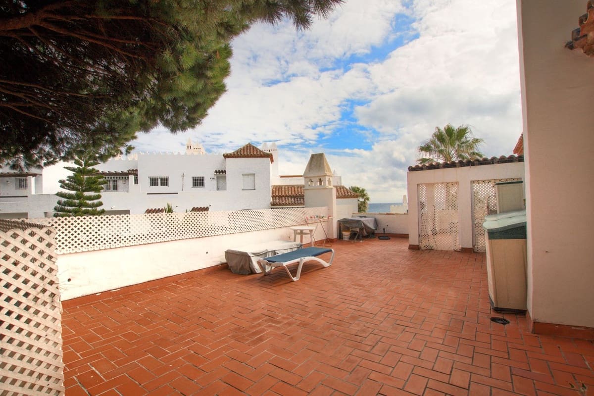 Apartamento de 2 habitaciones en Calahonda en venta con piscina - 585.000 € (Ref: 10010082)