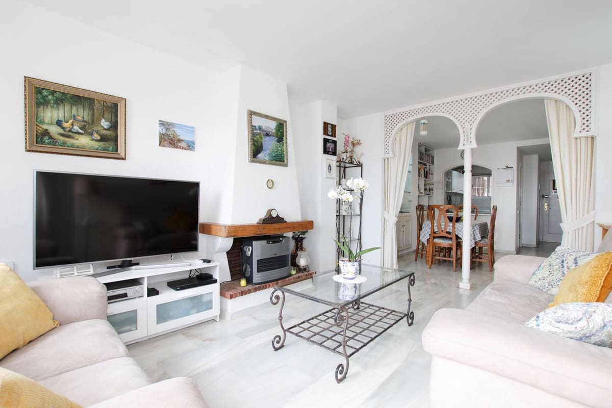 Apartamento de 2 habitaciones en Calahonda en venta con piscina - 585.000 € (Ref: 10010082)