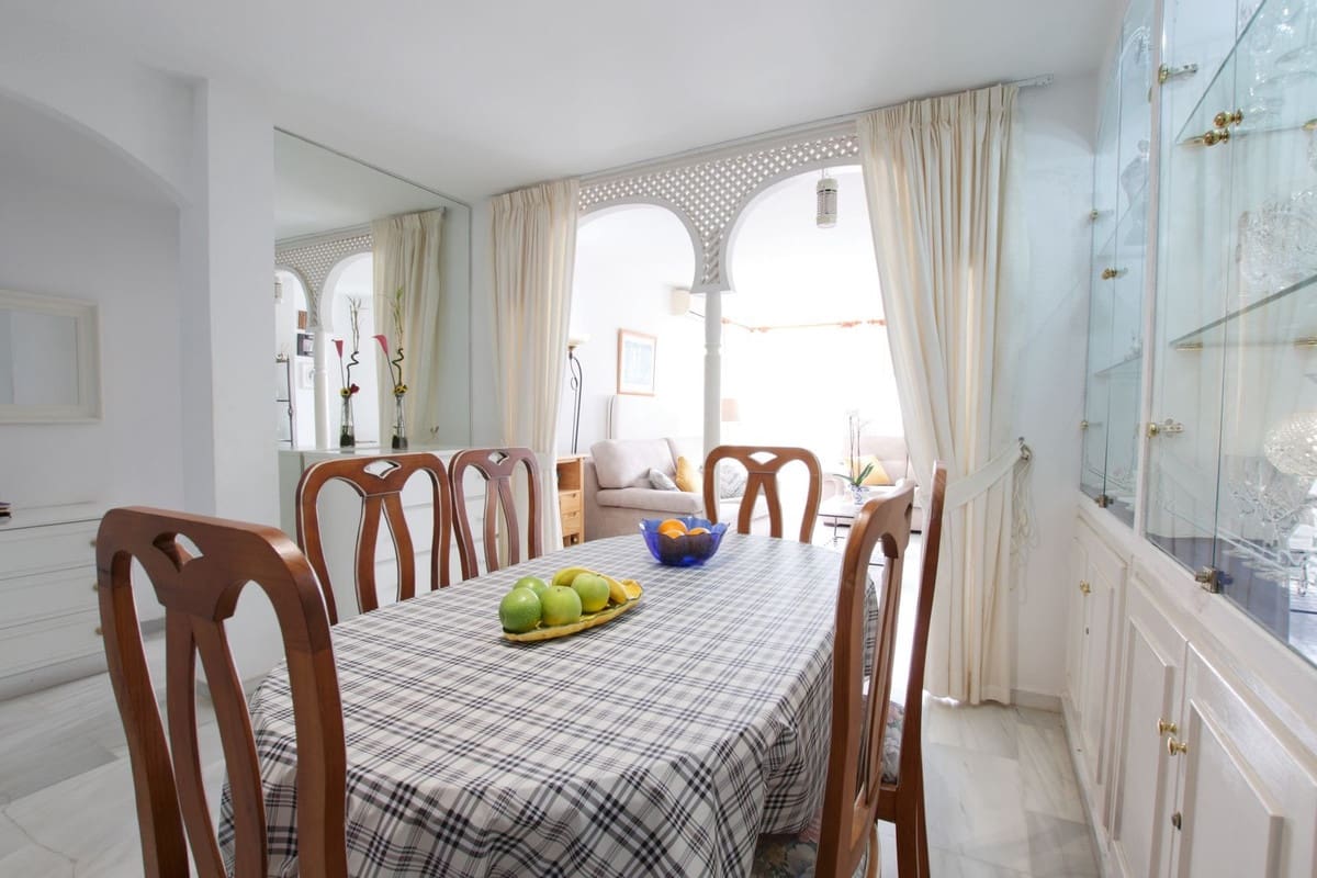Apartamento de 2 habitaciones en Calahonda en venta con piscina - 585.000 € (Ref: 10010082)