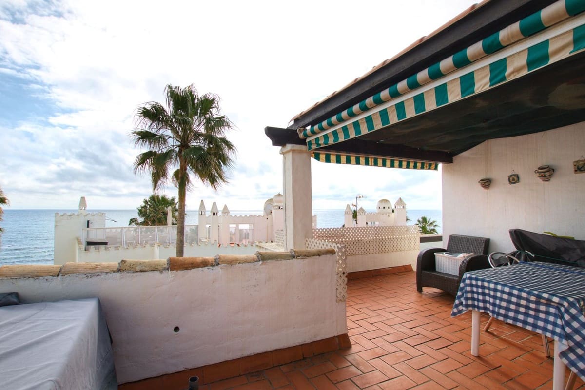 Apartamento de 2 habitaciones en Calahonda en venta con piscina - 585.000 € (Ref: 10010082)