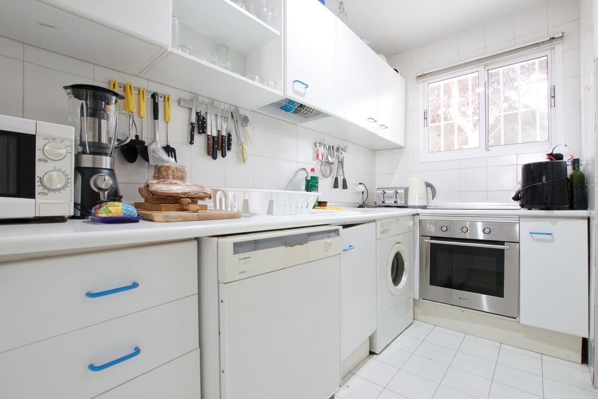 Apartamento de 2 habitaciones en Calahonda en venta con piscina - 585.000 € (Ref: 10010082)