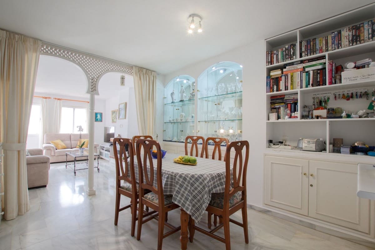 Apartamento de 2 habitaciones en Calahonda en venta con piscina - 585.000 € (Ref: 10010082)