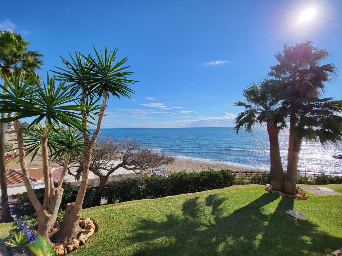 Apartamento de 2 habitaciones en Calahonda en venta con piscina - 585.000 € (Ref: 10010082)