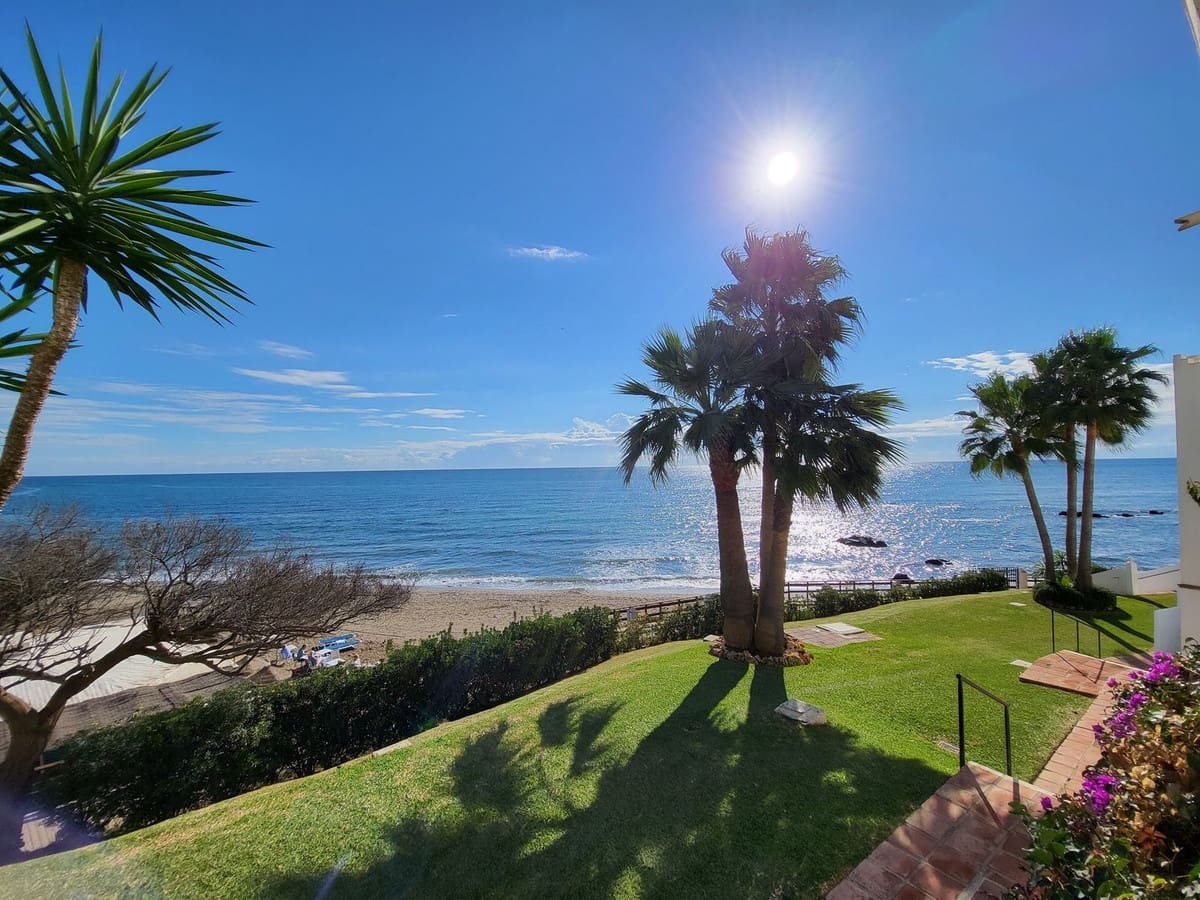 Apartamento de 2 habitaciones en Calahonda en venta con piscina - 585.000 € (Ref: 10010082)