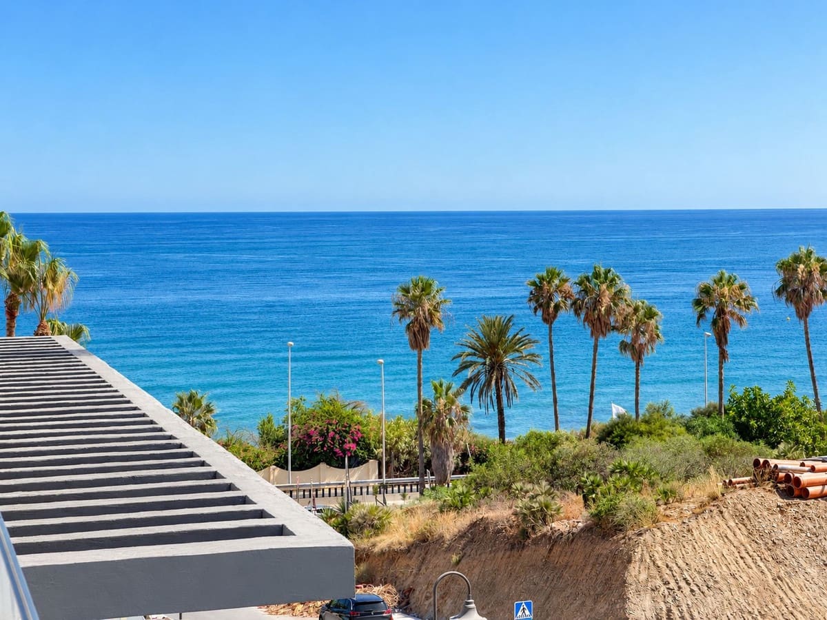3 bedroom Apartment for sale in El Faro with pool garage - € 775,000 (Ref: 10015916)