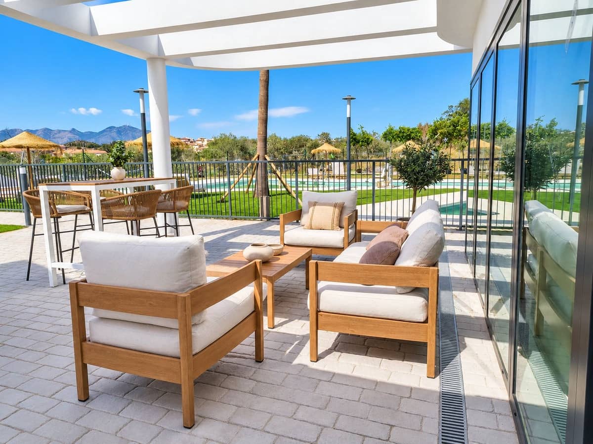 3 bedroom Apartment for sale in El Faro with pool garage - € 775,000 (Ref: 10015916)