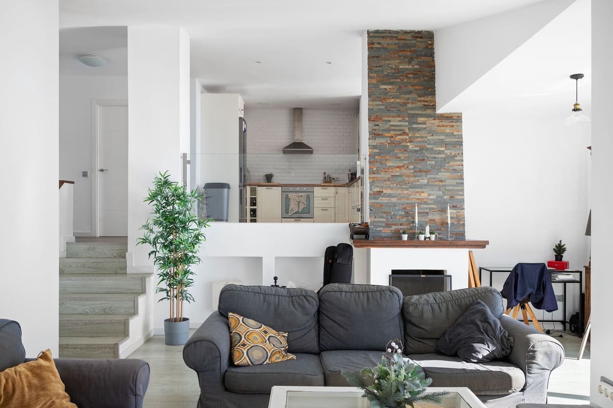 3 bedroom Villa for sale in El Faro with pool - € 990,000 (Ref: 10015917)