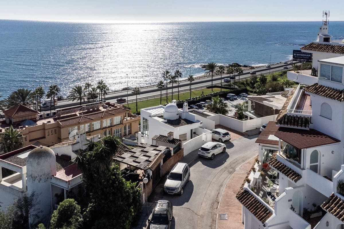3 bedroom Villa for sale in El Faro with pool - € 990,000 (Ref: 10015917)
