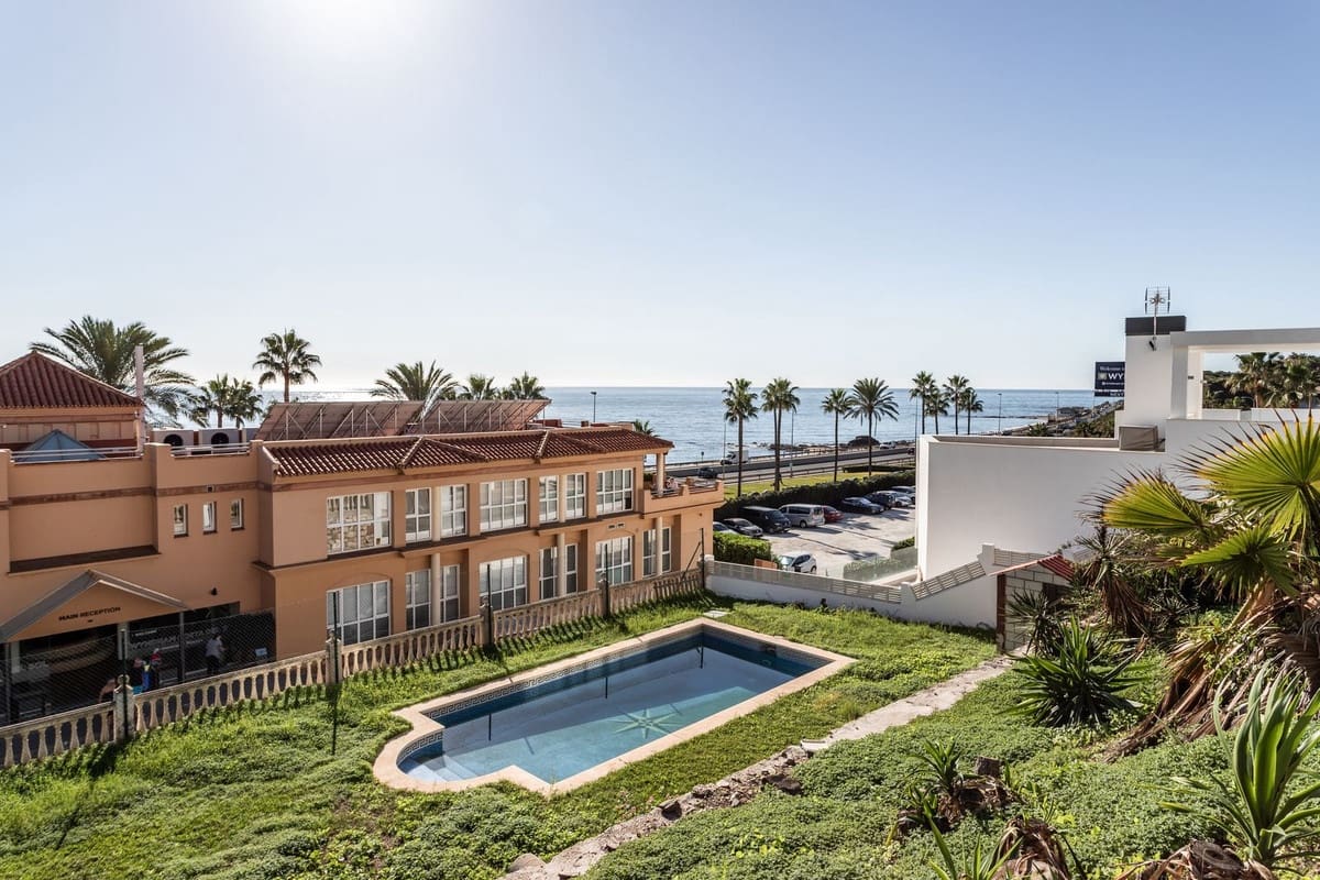 3 bedroom Villa for sale in El Faro with pool - € 990,000 (Ref: 10015917)
