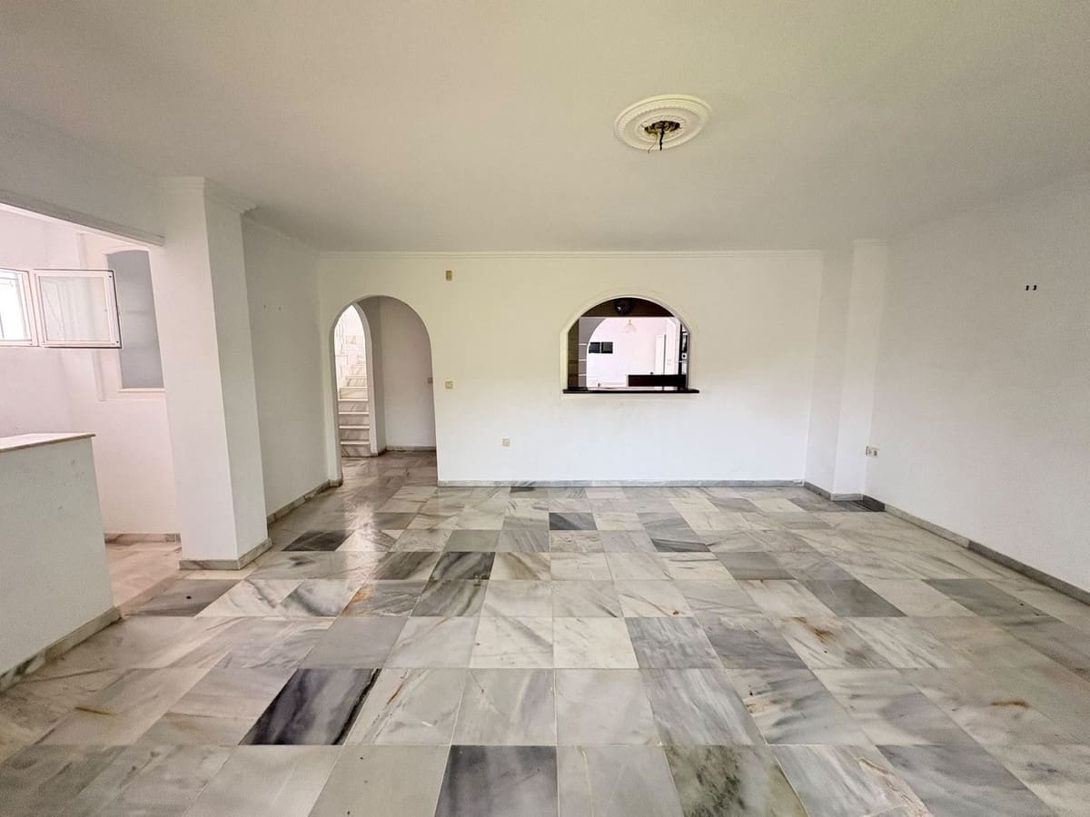 4 bedroom Townhouse for sale in Riviera del Sol with pool - € 399,950 (Ref: 10016840)