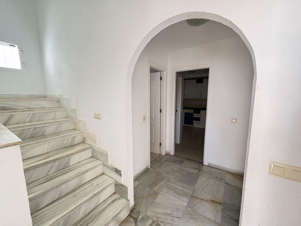 4 bedroom Townhouse for sale in Riviera del Sol with pool - € 399,950 (Ref: 10016840)