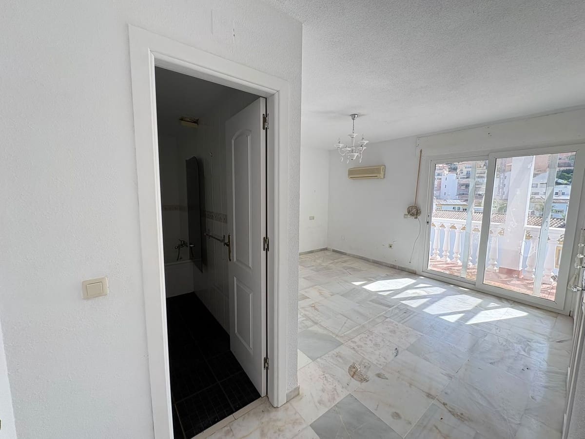 4 bedroom Townhouse for sale in Riviera del Sol with pool - € 399,950 (Ref: 10016840)