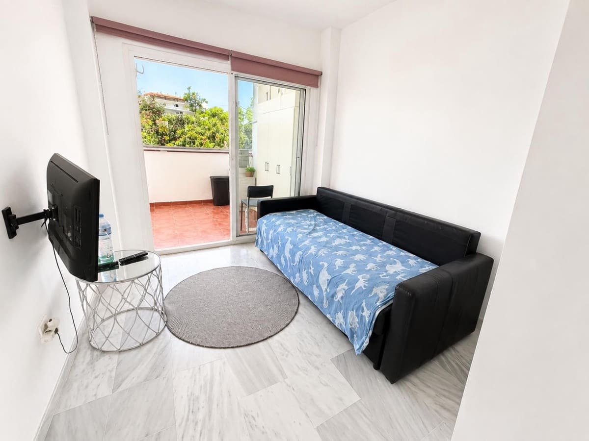 3 bedroom Apartment for sale in Riviera del Sol with pool - € 429,000 (Ref: 10016841)