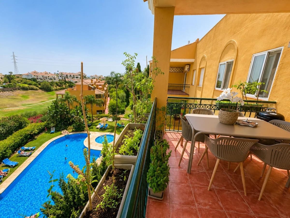 3 bedroom Apartment for sale in Riviera del Sol with pool - € 429,000 (Ref: 10016841)
