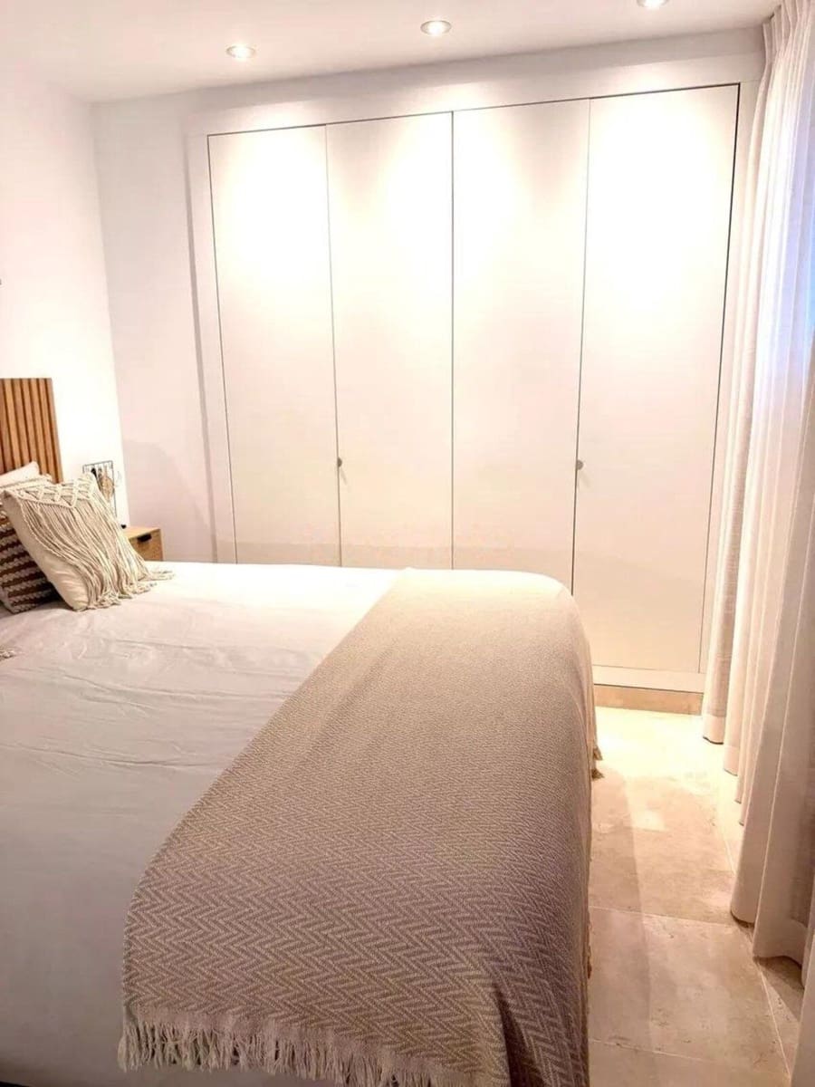 3 bedroom Apartment for sale in El Paraiso with pool garage - € 928,000 (Ref: 10016842)