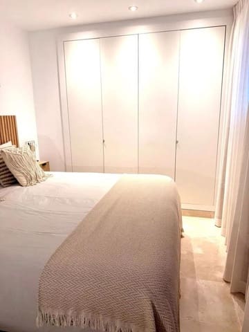 3 bedroom Apartment for sale in El Paraiso, Estepona with pool garage - € 928,000 (Ref: 10016842)