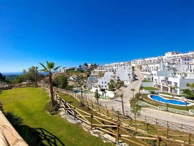 3 bedroom Apartment for sale in El Paraiso, Estepona with pool garage - € 928,000 (Ref: 10016842)