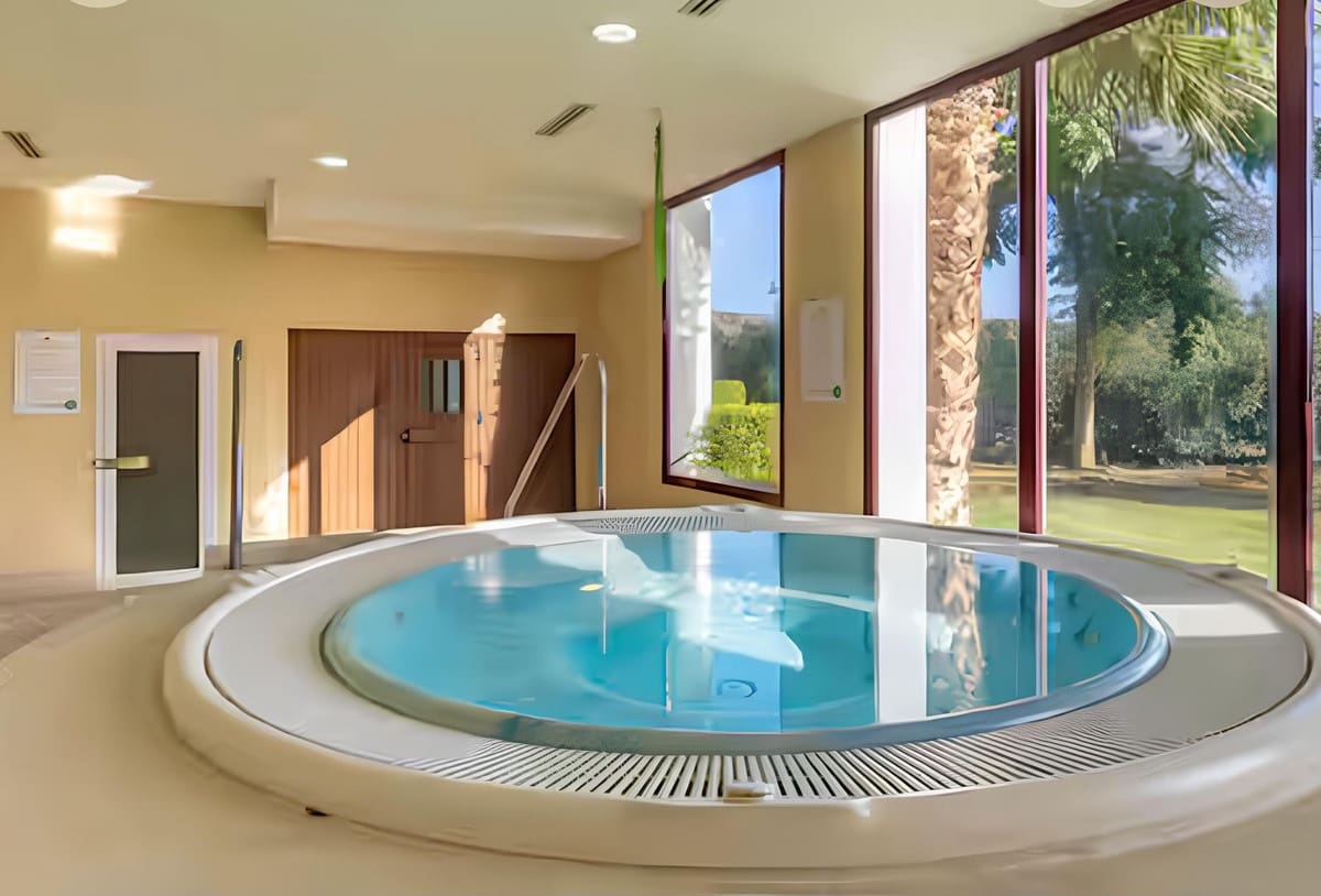 1 bedroom Apartment for sale in New Golden Mile with pool - € 286,000 (Ref: 10016843)