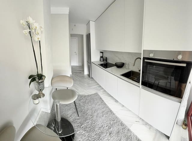 1 bedroom Apartment for sale in Selwo, Estepona with pool - € 286,000 (Ref: 10016843)