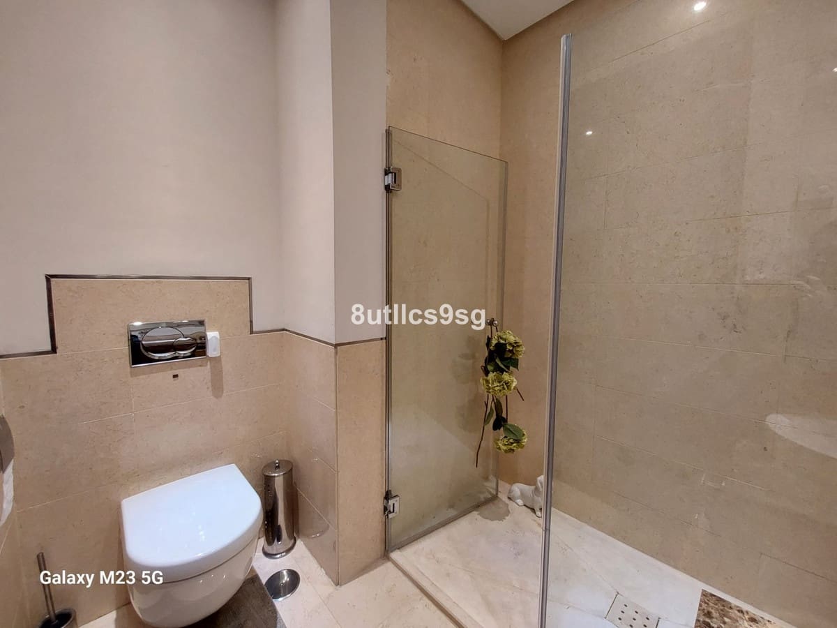 2 sovrum Lägenhet till salu i Benahavis med pool - 675 000 € (Ref: 10016844)