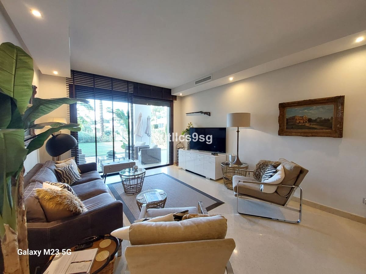 2 sovrum Lägenhet till salu i Benahavis med pool - 675 000 € (Ref: 10016844)