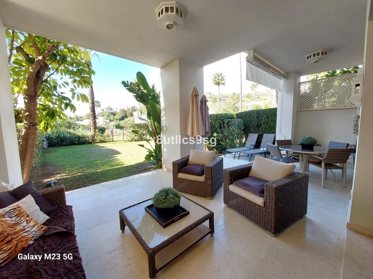 2 sovrum Lägenhet till salu i Benahavis med pool - 675 000 € (Ref: 10016844)